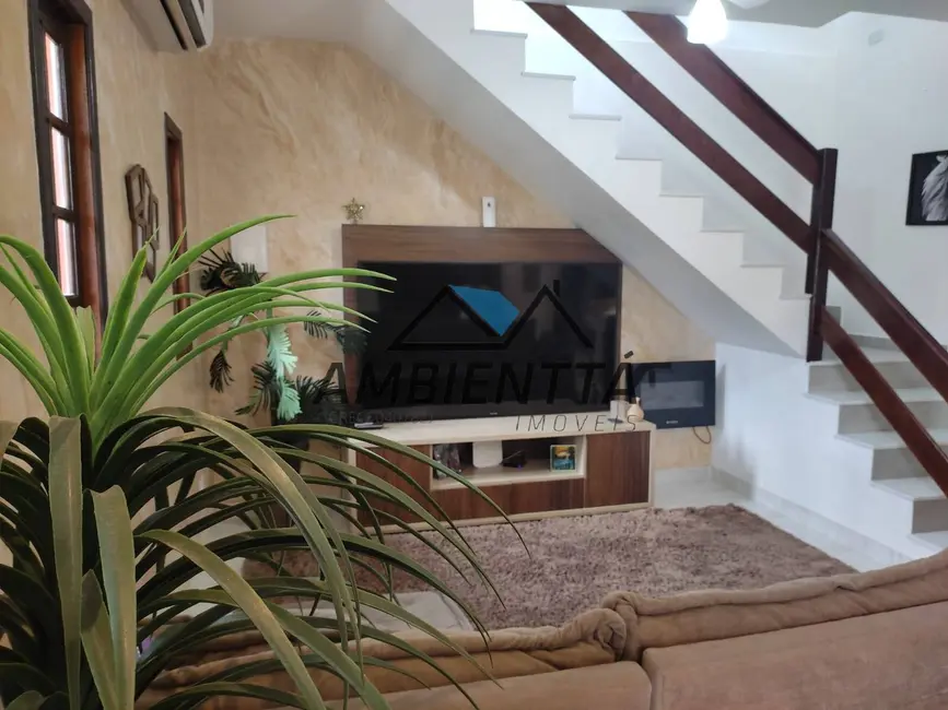 Foto 3 de Casa com 4 quartos à venda, 245m2 em Jardim das Gaivotas, Caraguatatuba - SP