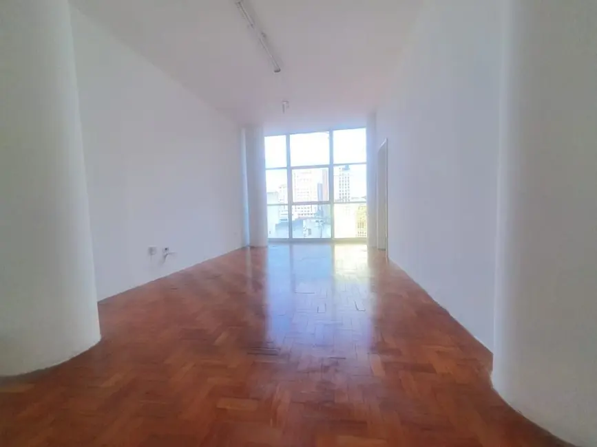 Loft / Flat para alugar, 77m2 em Sé, São Paulo - SP - imagem 4 Foto 4 de Loft / Flat para alugar, 77m2 em Sé, São Paulo - SP