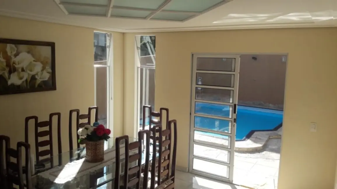 Foto 2 de Sobrado com 4 quartos à venda, 310m2 em Jardim Fazenda Rincão, Aruja - SP