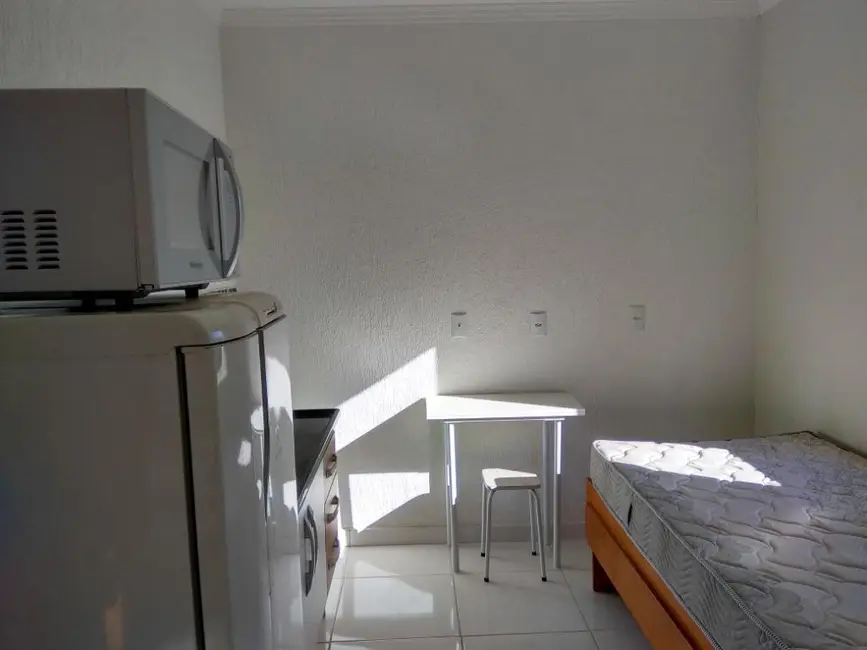 Kitnet com 1 quarto para alugar, 22m2 em Vila São Luís(Zona Oeste), São Paulo - SP - imagem 3 Foto 3 de Kitnet com 1 quarto para alugar, 22m2 em Vila São Luís(Zona Oeste), São Paulo - SP