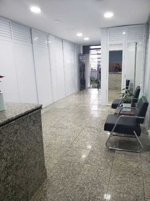 Kitnet com 1 quarto à venda, 26m2 em Passo da Areia, Porto Alegre - RS - imagem 9 Foto 9 de Kitnet com 1 quarto à venda, 26m2 em Passo da Areia, Porto Alegre - RS