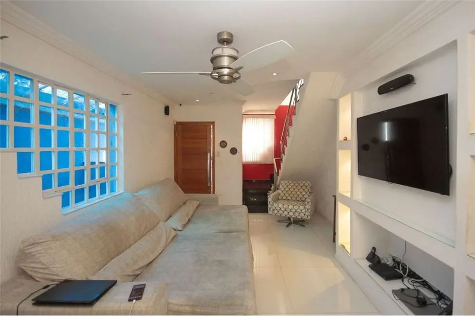 Foto 2 de Casa de Condomínio com 3 quartos à venda, 179m2 em Vila Brasílio Machado, São Paulo - SP