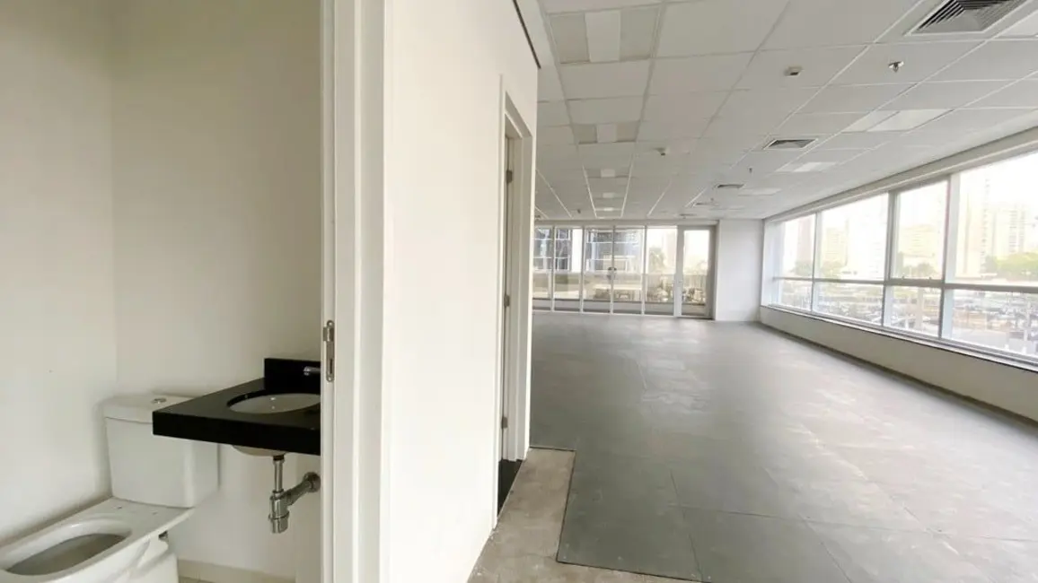 Sala Comercial à venda e para alugar, 380m2 em Jardim das Acácias, São Paulo - SP - imagem 3 Foto 3 de Sala Comercial à venda e para alugar, 380m2 em Jardim das Acácias, São Paulo - SP