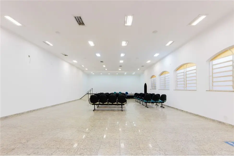 Armazém / Galpão à venda, 228m2 em Vila Santa Isabel, São Paulo - SP - imagem 6 Foto 6 de Armazém / Galpão à venda, 228m2 em Vila Santa Isabel, São Paulo - SP