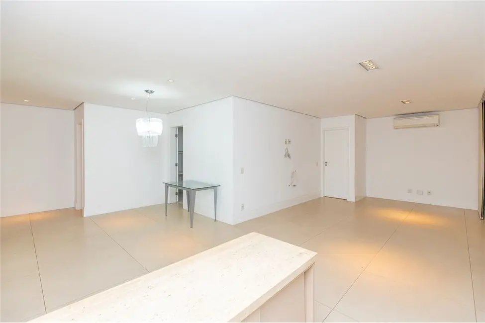 Apartamento com 3 quartos à venda, 199m2 em Alto da Boa Vista, São Paulo - SP - imagem 8 Foto 8 de Apartamento com 3 quartos à venda, 199m2 em Alto da Boa Vista, São Paulo - SP