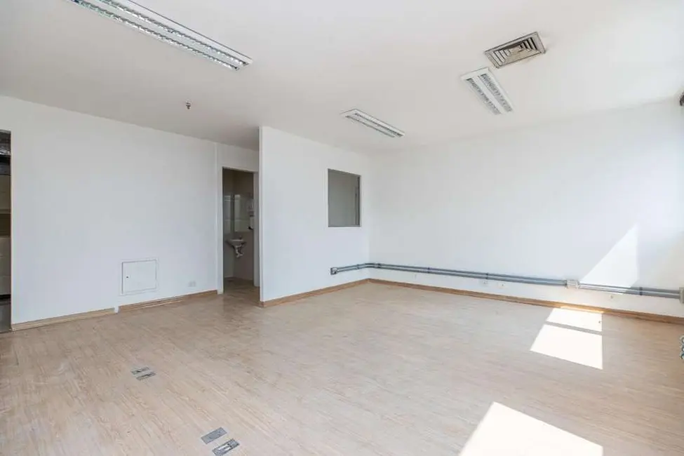 Sala Comercial à venda, 122m2 em Santo Amaro, São Paulo - SP - imagem 3 Foto 3 de Sala Comercial à venda, 122m2 em Santo Amaro, São Paulo - SP