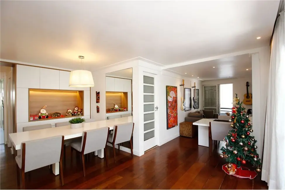 Apartamento com 4 quartos à venda, 138m2 em Aclimação, São Paulo - SP - imagem 4 Foto 4 de Apartamento com 4 quartos à venda, 138m2 em Aclimação, São Paulo - SP