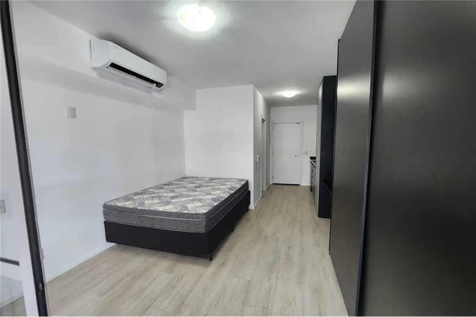 Kitnet com 1 quarto à venda, 30m2 em Pinheiros, São Paulo - SP - imagem 4 Foto 4 de Kitnet com 1 quarto à venda, 30m2 em Pinheiros, São Paulo - SP