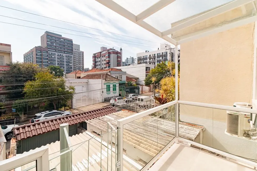 Foto 2 de Apartamento com 3 quartos à venda, 73m2 em Rio Branco, Porto Alegre - RS