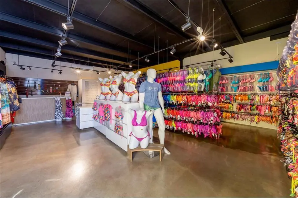 Loja à venda, 320m2 em Moema, São Paulo - SP - imagem 4 Foto 4 de Loja à venda, 320m2 em Moema, São Paulo - SP