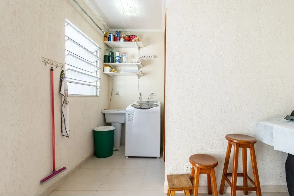 Foto 3 de Casa de Condomínio com 3 quartos à venda, 180m2 em Vila Gumercindo, São Paulo - SP