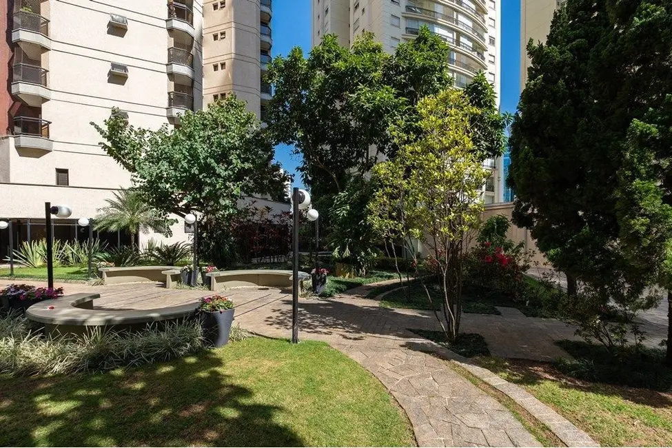 Foto 2 de Apartamento com 3 quartos à venda, 120m2 em Moema, São Paulo - SP