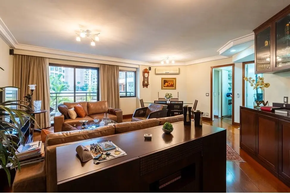 Apartamento com 3 quartos à venda, 120m2 em Moema, São Paulo - SP - imagem 1 Foto 1 de Apartamento com 3 quartos à venda, 120m2 em Moema, São Paulo - SP