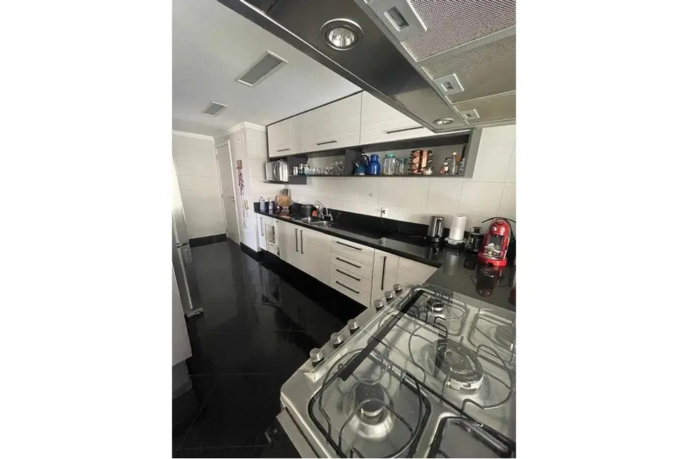 Apartamento com 3 quartos à venda, 192m2 em Aclimação, São Paulo - SP - imagem 2 Foto 2 de Apartamento com 3 quartos à venda, 192m2 em Aclimação, São Paulo - SP