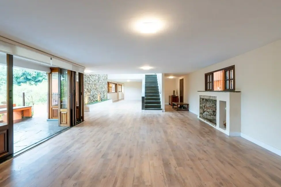 Casa de Condomínio com 5 quartos à venda, 380m2 em Granja Viana, Cotia - SP - imagem 7 Foto 7 de Casa de Condomínio com 5 quartos à venda, 380m2 em Granja Viana, Cotia - SP