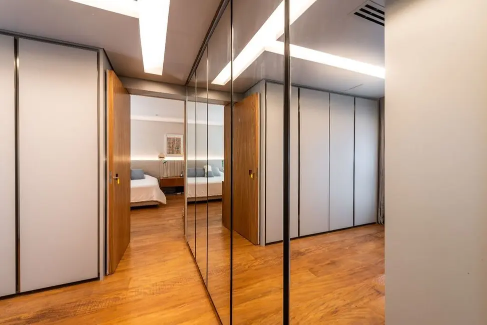 Casa de Condomínio com 3 quartos à venda, 628m2 em Alto de Pinheiros, São Paulo - SP - imagem 4 Foto 4 de Casa de Condomínio com 3 quartos à venda, 628m2 em Alto de Pinheiros, São Paulo - SP