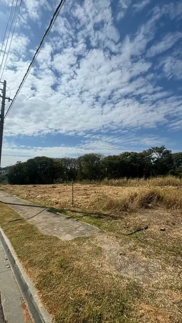 Foto 1 de Terreno / Lote à venda, 686m2 em Nova Veneza, Paulinia - SP