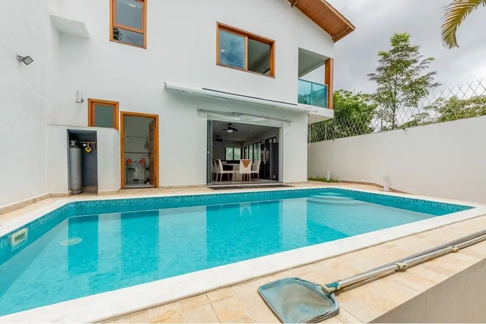 Foto 3 de Casa de Condomínio com 3 quartos à venda, 247m2 em Guarapiranga, São Paulo - SP