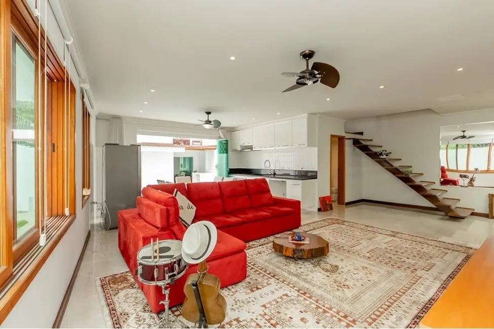 Foto 1 de Casa de Condomínio com 3 quartos à venda, 247m2 em Guarapiranga, São Paulo - SP