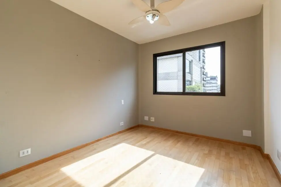 Foto 2 de Apartamento com 3 quartos à venda, 209m2 em Itaim Bibi, São Paulo - SP