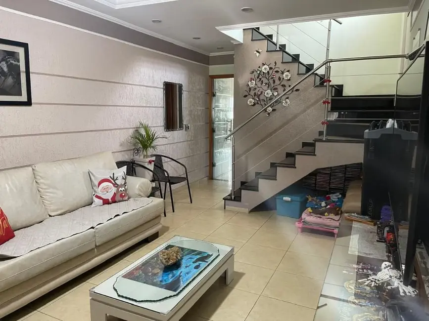 Sobrado com 3 quartos à venda, 125m2 em Jardim Santa Cecília, Guarulhos - SP - imagem 1 Foto 1 de Sobrado com 3 quartos à venda, 125m2 em Jardim Santa Cecília, Guarulhos - SP