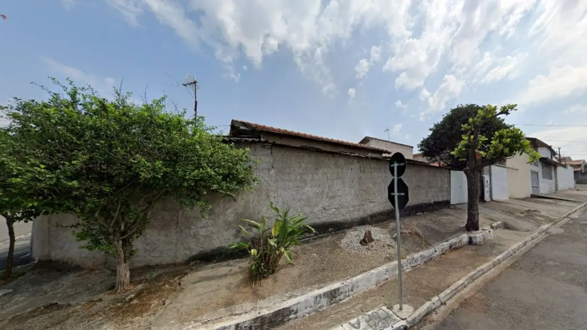 Foto 1 de Terreno / Lote à venda, 300m2 em Jardim América, Taubate - SP