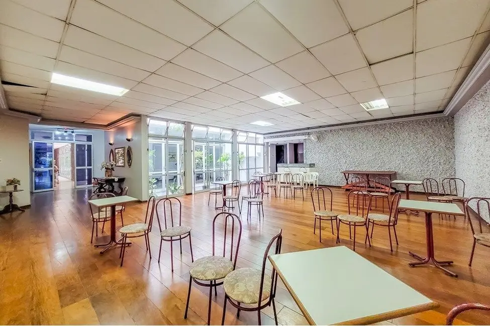 Apartamento com 3 quartos à venda, 190m2 em Aclimação, São Paulo - SP - imagem 4 Foto 4 de Apartamento com 3 quartos à venda, 190m2 em Aclimação, São Paulo - SP