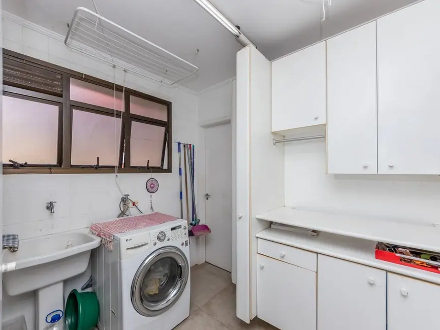 Apartamento com 3 quartos à venda, 126m2 em Vila Madalena, São Paulo - SP - imagem 3 Foto 3 de Apartamento com 3 quartos à venda, 126m2 em Vila Madalena, São Paulo - SP