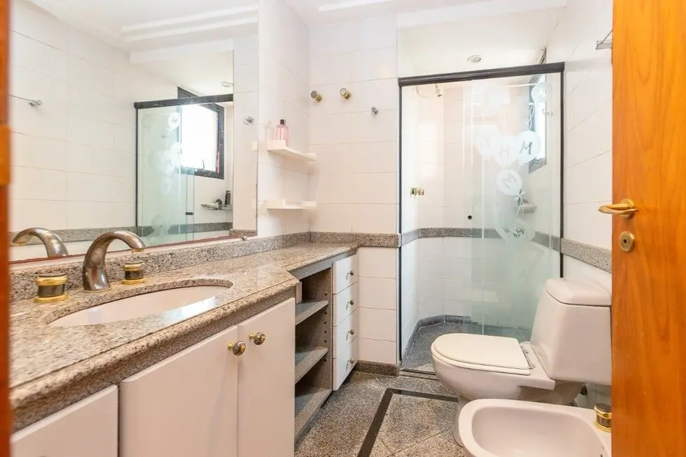 Apartamento com 3 quartos à venda, 219m2 em Moema, São Paulo - SP - imagem 7 Foto 7 de Apartamento com 3 quartos à venda, 219m2 em Moema, São Paulo - SP