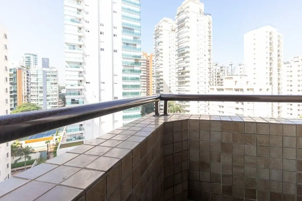 Apartamento com 3 quartos à venda, 122m2 em Moema, São Paulo - SP - imagem 6 Foto 6 de Apartamento com 3 quartos à venda, 122m2 em Moema, São Paulo - SP