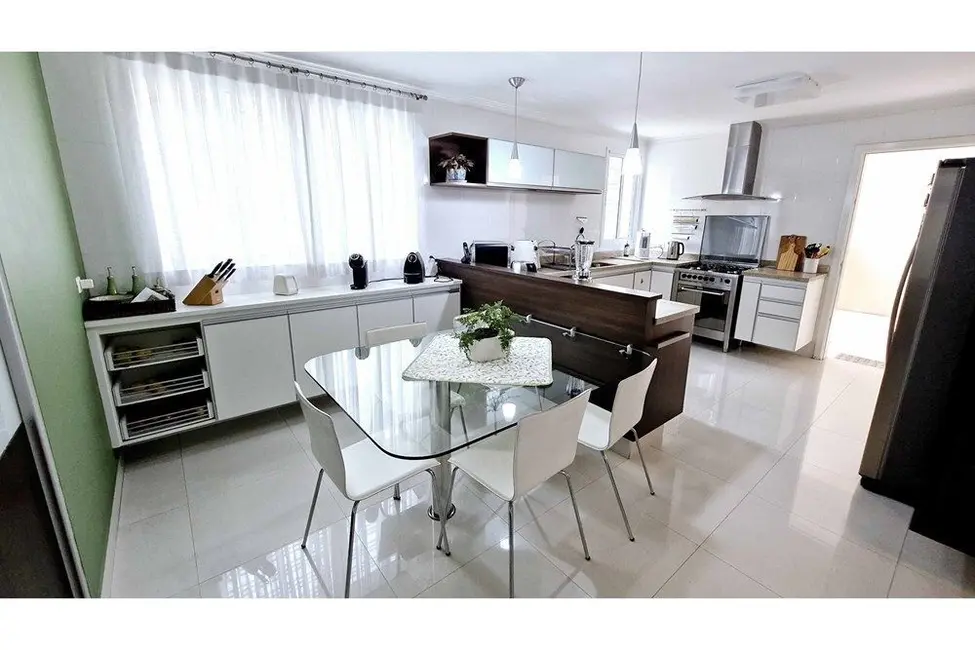 Foto 2 de Casa de Condomínio com 3 quartos à venda, 295m2 em Caxingui, São Paulo - SP