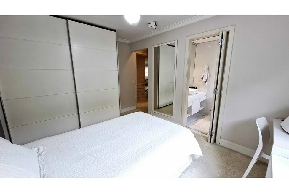 Foto 3 de Casa de Condomínio com 3 quartos à venda, 295m2 em Caxingui, São Paulo - SP