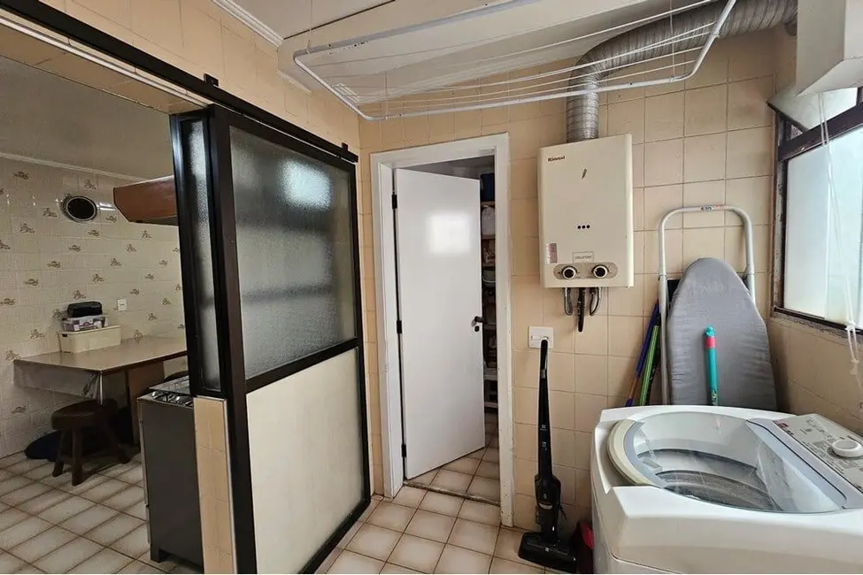 Apartamento com 4 quartos à venda, 143m2 em Moema, São Paulo - SP - imagem 8 Foto 8 de Apartamento com 4 quartos à venda, 143m2 em Moema, São Paulo - SP
