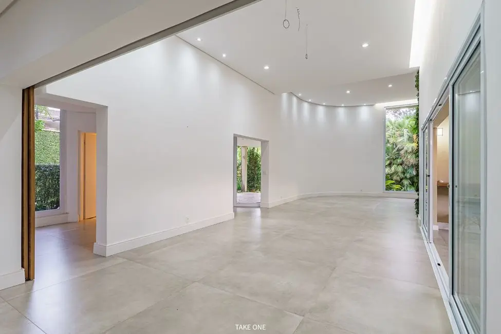 Foto 3 de Casa de Condomínio com 5 quartos à venda, 739m2 em Jardim Mediterrâneo, Cotia - SP