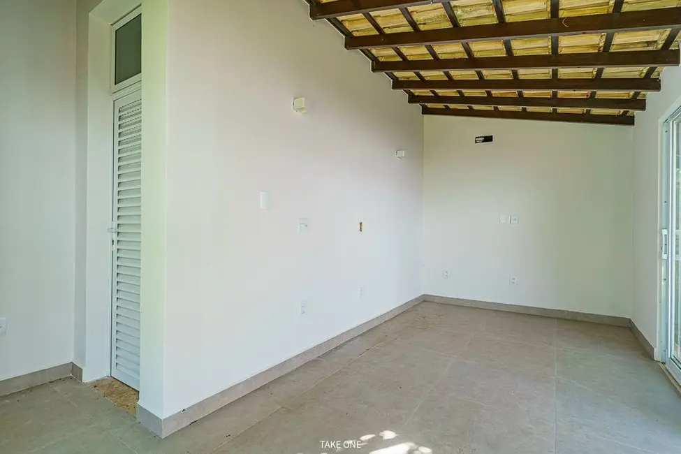 Foto 2 de Casa de Condomínio com 3 quartos à venda, 250m2 em Campinas - SP