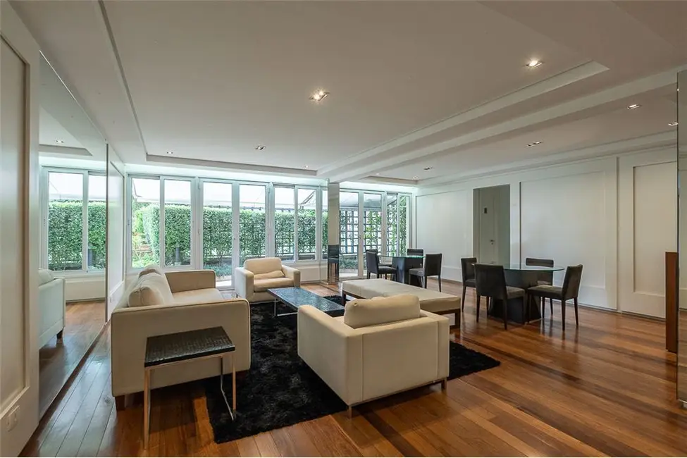 Apartamento com 3 quartos à venda, 180m2 em Vila Nova Conceição, São Paulo - SP - imagem 8 Foto 8 de Apartamento com 3 quartos à venda, 180m2 em Vila Nova Conceição, São Paulo - SP