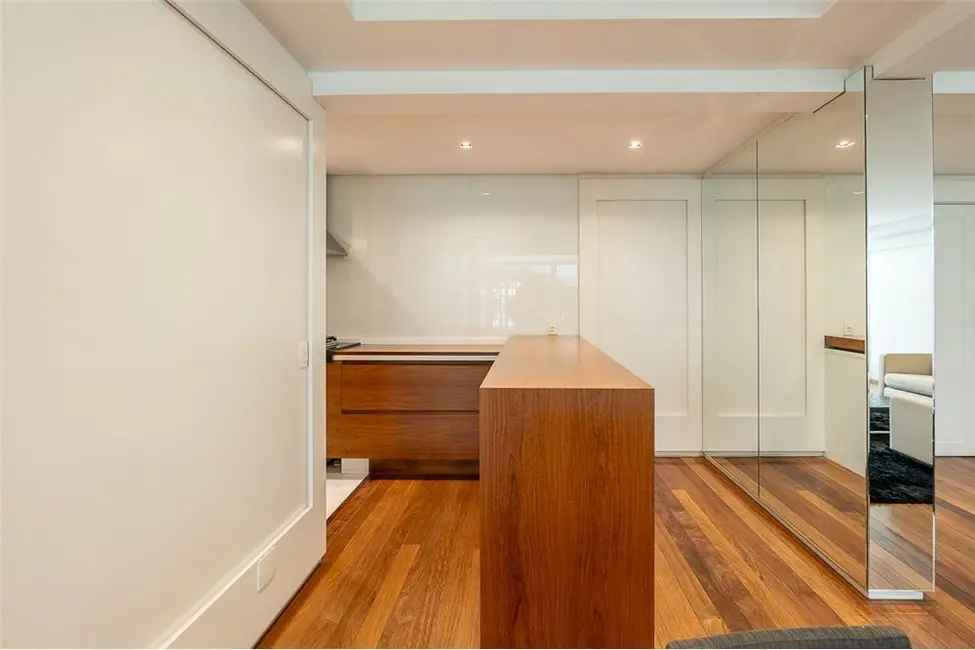 Apartamento com 3 quartos à venda, 180m2 em Vila Nova Conceição, São Paulo - SP - imagem 4 Foto 4 de Apartamento com 3 quartos à venda, 180m2 em Vila Nova Conceição, São Paulo - SP