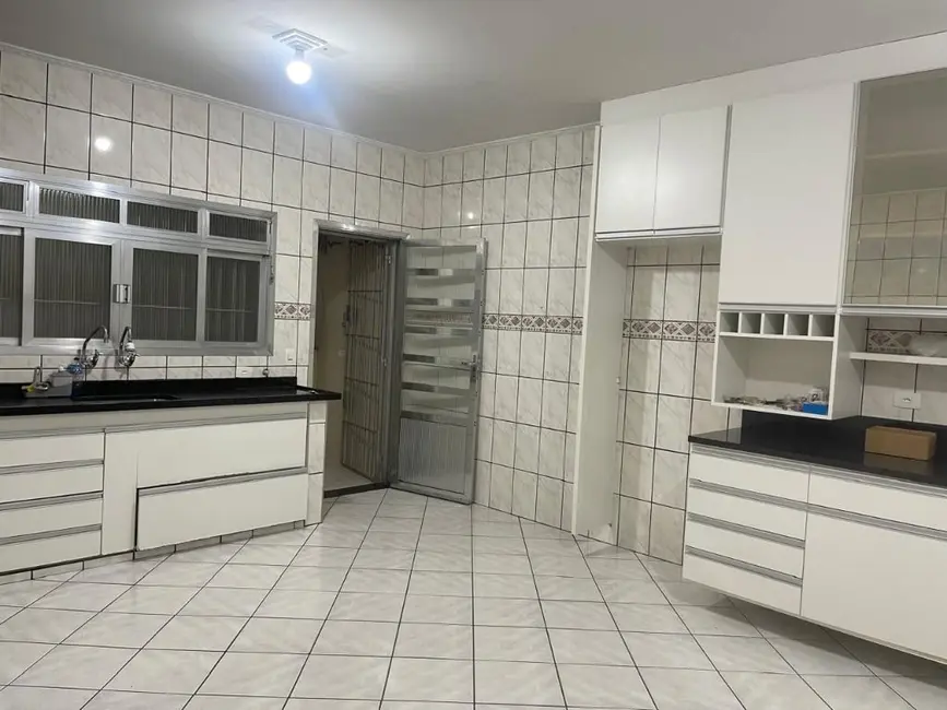 Foto 1 de Sobrado com 3 quartos à venda, 234m2 em Vila Augusta, Guarulhos - SP