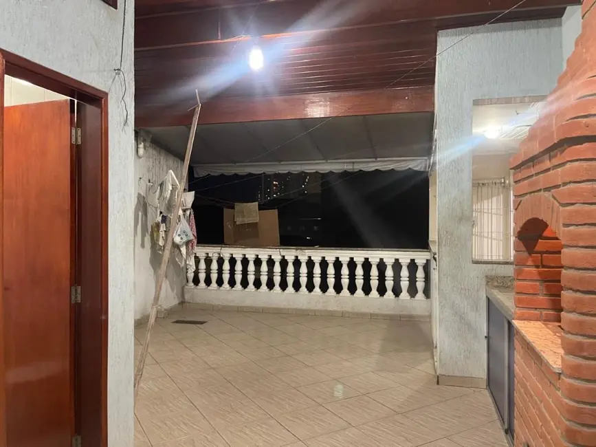 Sobrado com 3 quartos à venda, 234m2 em Vila Augusta, Guarulhos - SP - imagem 8 Foto 8 de Sobrado com 3 quartos à venda, 234m2 em Vila Augusta, Guarulhos - SP