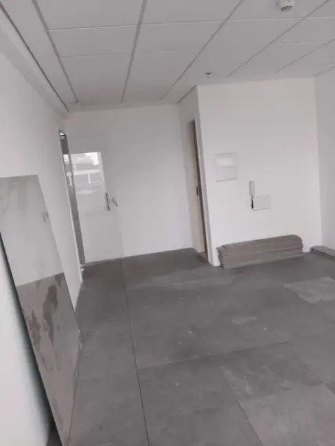 Sala Comercial para alugar, 30m2 em Centro, Guarulhos - SP - imagem 4 Foto 4 de Sala Comercial para alugar, 30m2 em Centro, Guarulhos - SP
