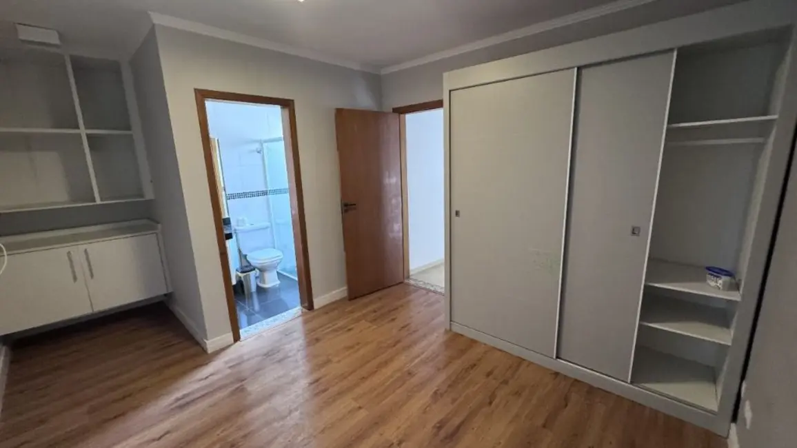 Foto 9 de Sobrado com 4 quartos à venda, 250m2 em Jardim Santa Clara, Guarulhos - SP