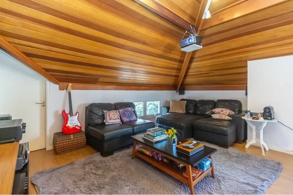 Casa de Condomínio com 3 quartos à venda, 180m2 em Chácara Inglesa, São Paulo - SP - imagem 2 Foto 2 de Casa de Condomínio com 3 quartos à venda, 180m2 em Chácara Inglesa, São Paulo - SP