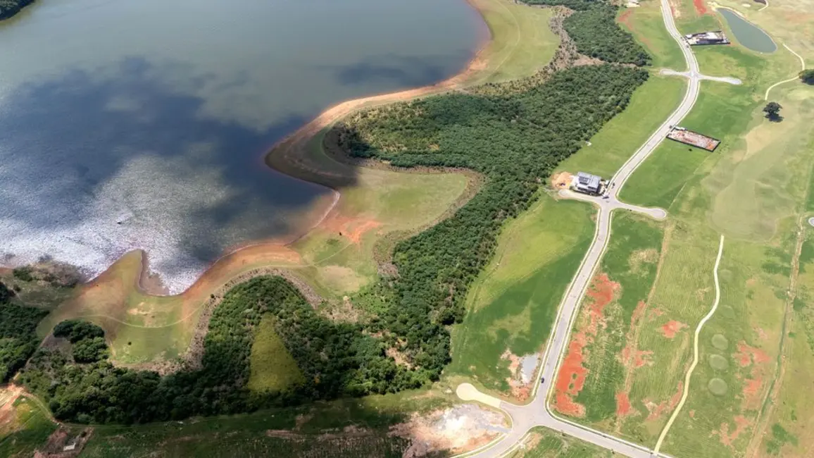 Foto 1 de Terreno / Lote à venda, 1623m2 em Piedade - SP