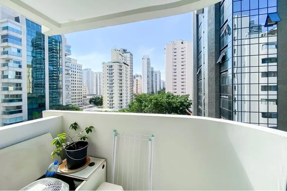 Foto 4 de Apartamento com 2 quartos à venda, 60m2 em Moema, São Paulo - SP