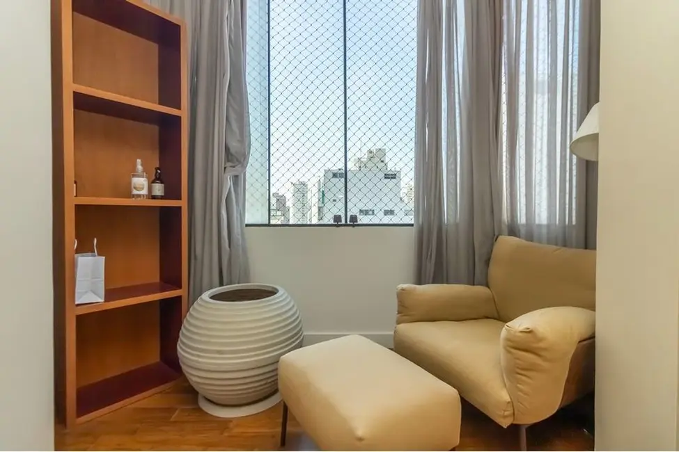Apartamento com 3 quartos à venda, 134m2 em Moema, São Paulo - SP - imagem 3 Foto 3 de Apartamento com 3 quartos à venda, 134m2 em Moema, São Paulo - SP
