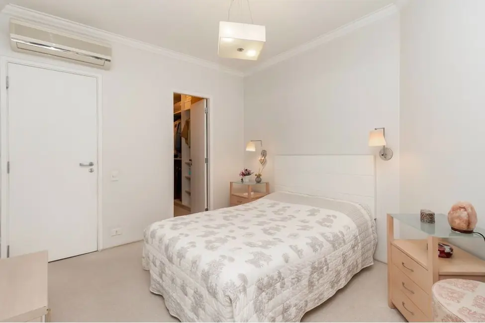 Apartamento com 3 quartos à venda, 112m2 em Moema, São Paulo - SP - imagem 8 Foto 8 de Apartamento com 3 quartos à venda, 112m2 em Moema, São Paulo - SP