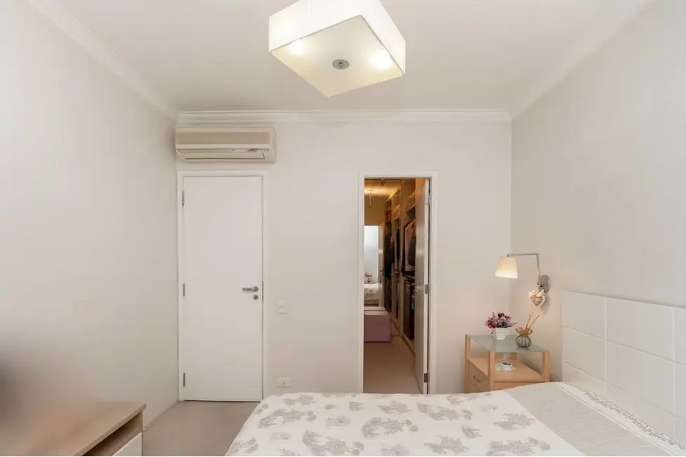 Apartamento com 3 quartos à venda, 112m2 em Moema, São Paulo - SP - imagem 9 Foto 9 de Apartamento com 3 quartos à venda, 112m2 em Moema, São Paulo - SP