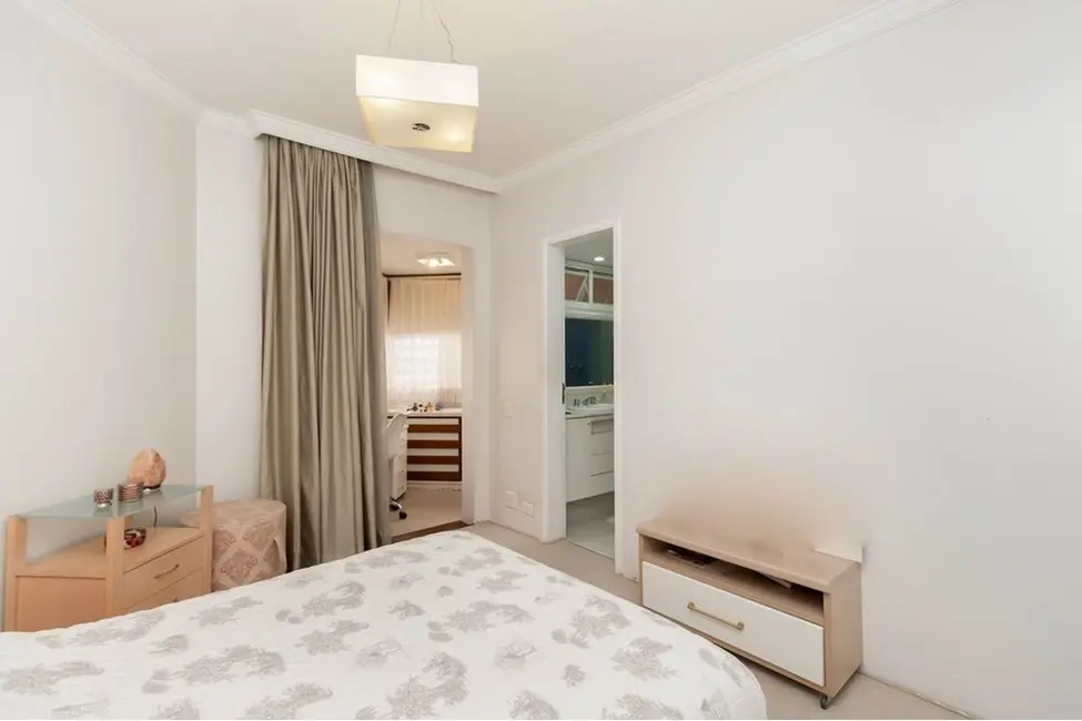 Apartamento com 3 quartos à venda, 112m2 em Moema, São Paulo - SP - imagem 3 Foto 3 de Apartamento com 3 quartos à venda, 112m2 em Moema, São Paulo - SP