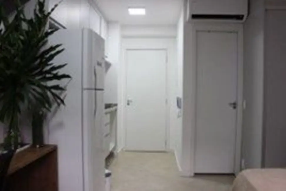 Kitnet com 1 quarto para alugar, 25m2 em Pinheiros, São Paulo - SP - imagem 3 Foto 3 de Kitnet com 1 quarto para alugar, 25m2 em Pinheiros, São Paulo - SP