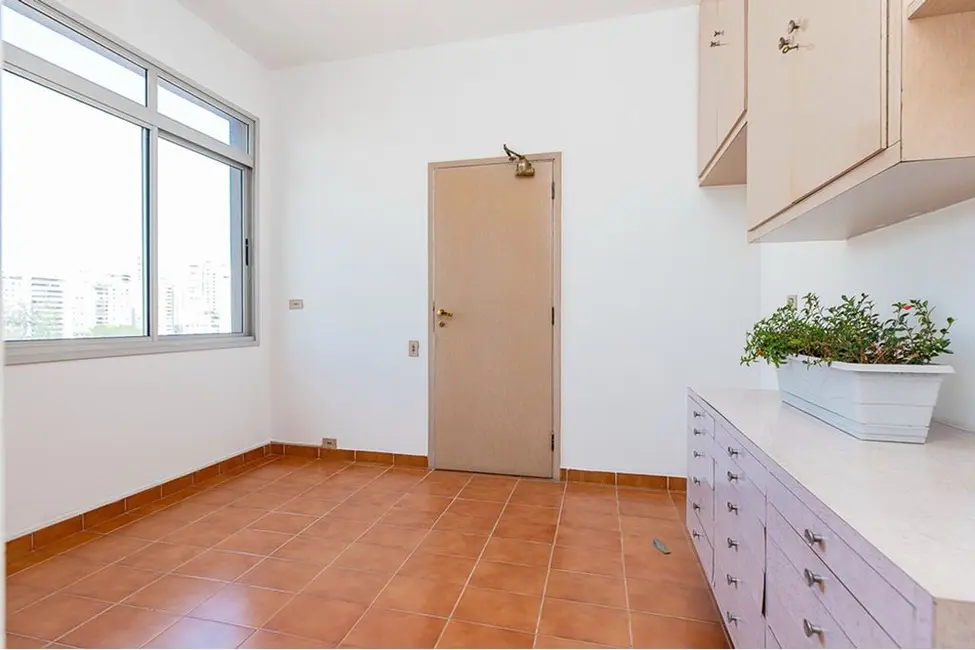 Foto 2 de Apartamento com 3 quartos à venda, 380m2 em Higienópolis, São Paulo - SP